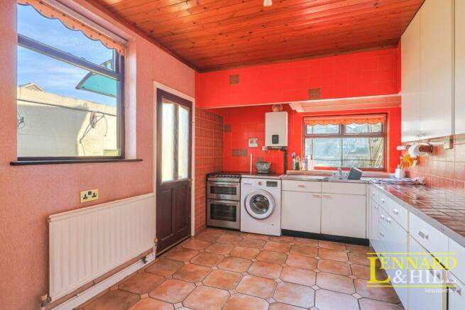 Whitehall Road, Grays, RM17 5NX photo 4