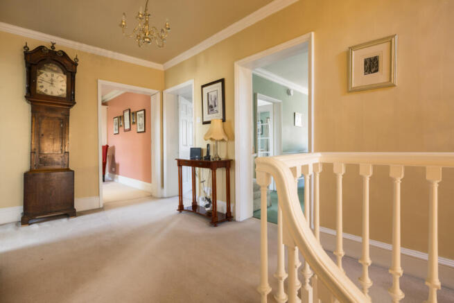 5 bed Terraced for sale Image 4