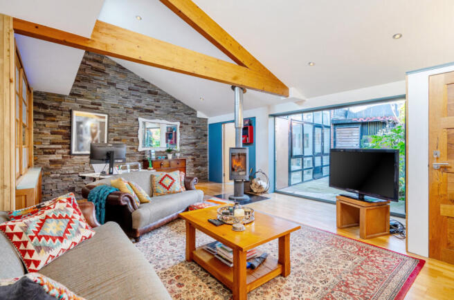 1375517-6-6926fb0...