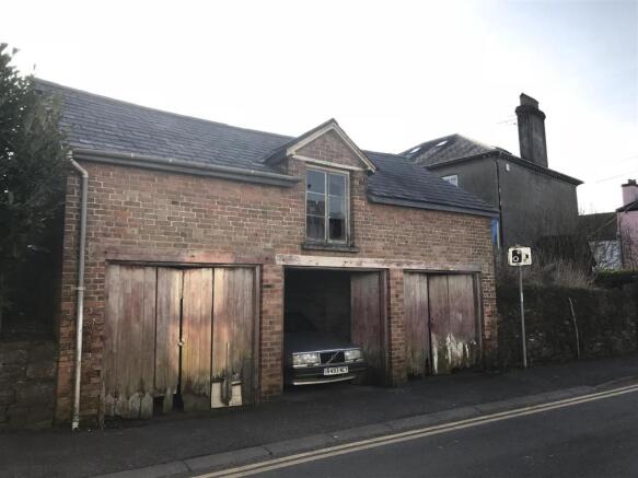 GARAGE BLOCK