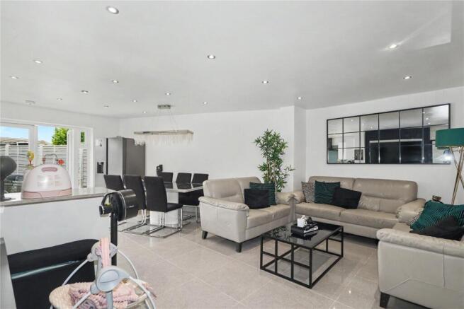 Gloster Road, Woking, Surrey, GU22 photo 2