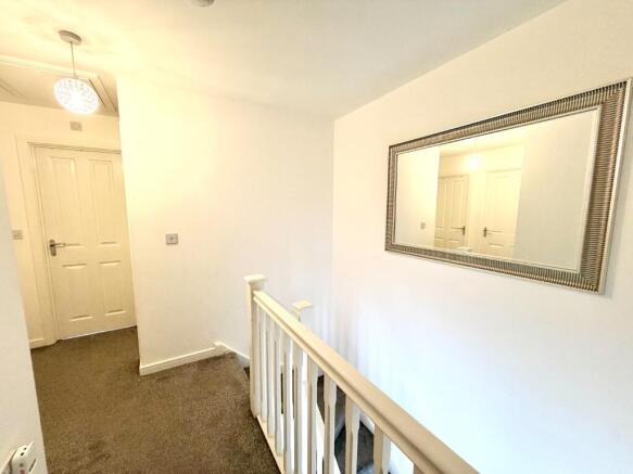 4 bed Detached for sale Image 8