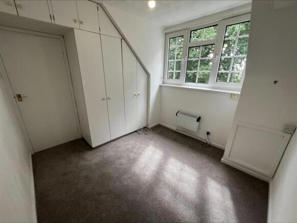 2 bed Flat to rent Image 10