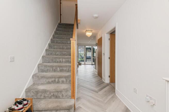 4 bed Detached for sale Image 7