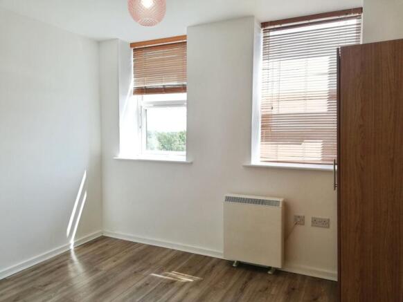 1 bed Apartment to rent Image 6