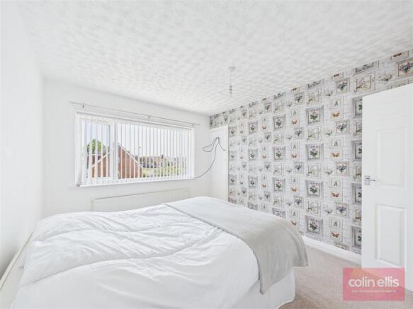 3 bed Semi-Detached for sale Image 7