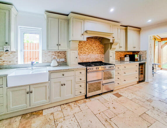 Kitchen/Breakfast...