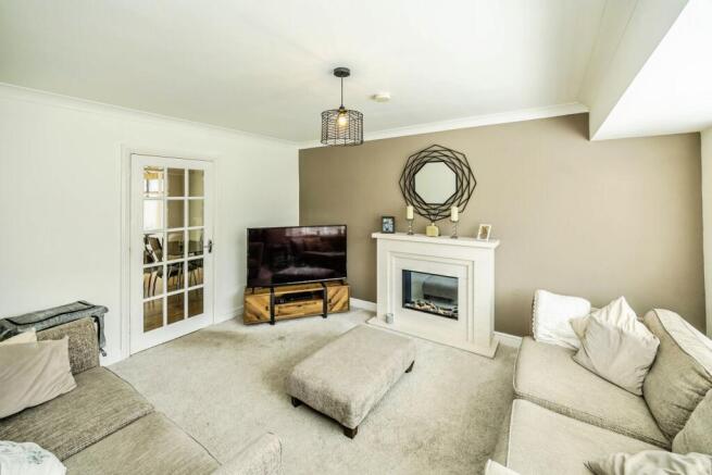 3 bed Semi-Detached for sale Image 10
