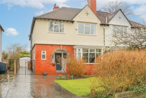 South Drive, Chorltonville