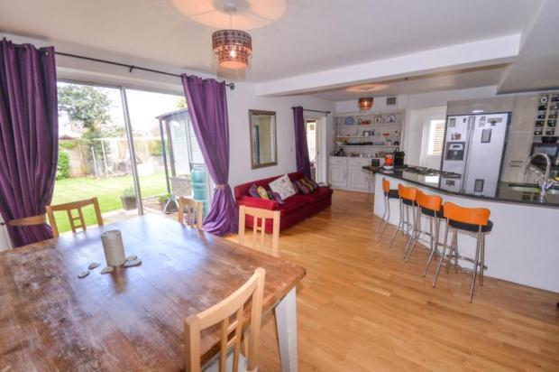 Kitchen/Breakfast Rm
