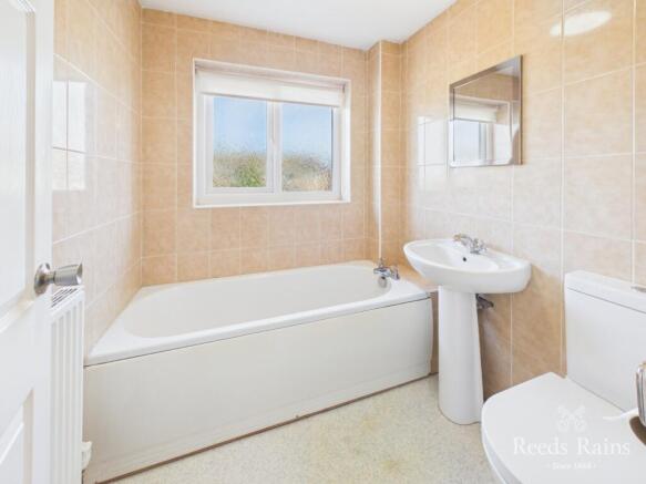4 bed Semi-Detached for sale Image 8