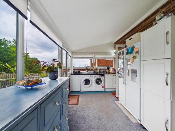 3 bed Semi-Detached for sale Image 9