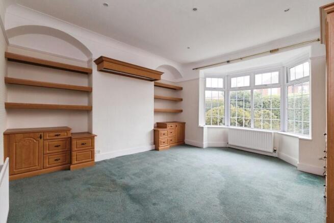 3 bed Apartment for sale Image 10