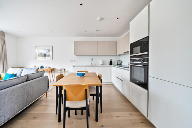 1423713-12-69a6c8...