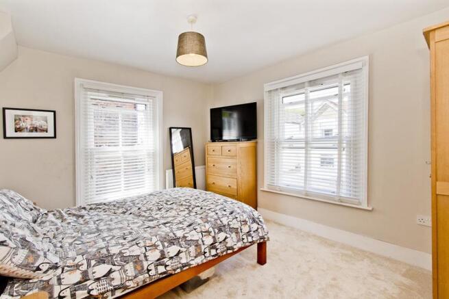 bed1.jpg