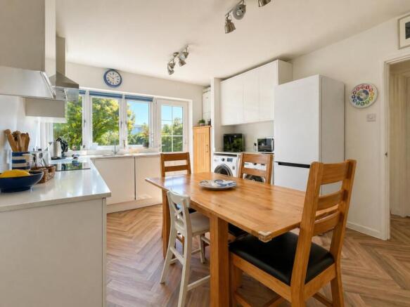 26 Howmead - Kitchen..jpeg