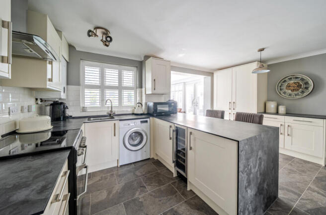 1389326-13-693ff9...