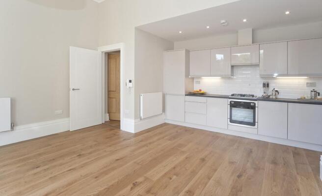 Kitchen / Lounge