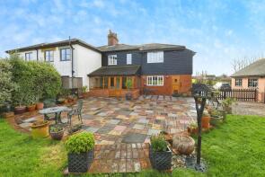 2, Highlands Hill, Mayland CM3 6EF