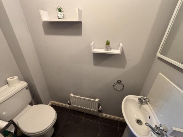 3 bed Town House to rent Image 6