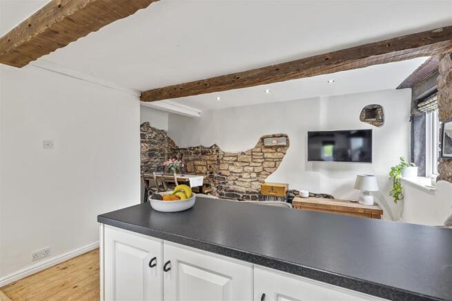 2 bed Semi-Detached for sale Image 8