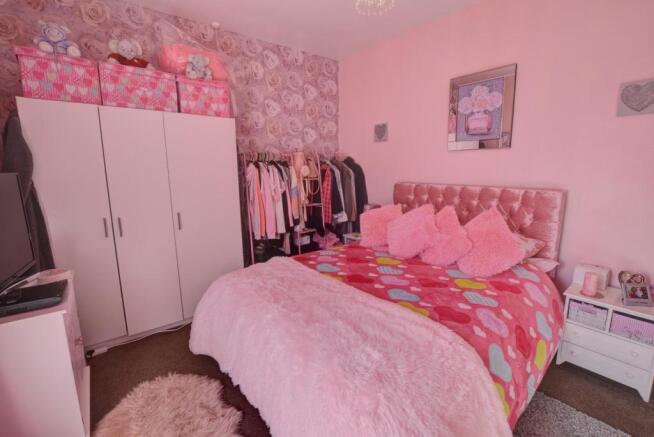 Bed 1.jpg