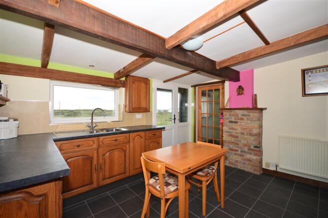 Kitchen/ Dining Area