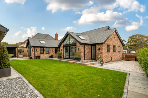 Shorefield Way, Milford on Sea, Lymington, SO41