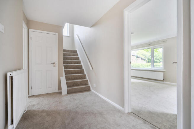 4 bed Detached to rent Image 8