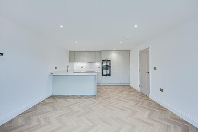 2 bed Apartment for sale Image 3