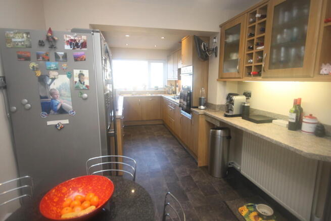 Kitchen/Breakfast...