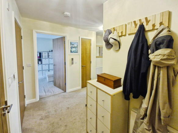 2 bed Apartment for sale Image 6