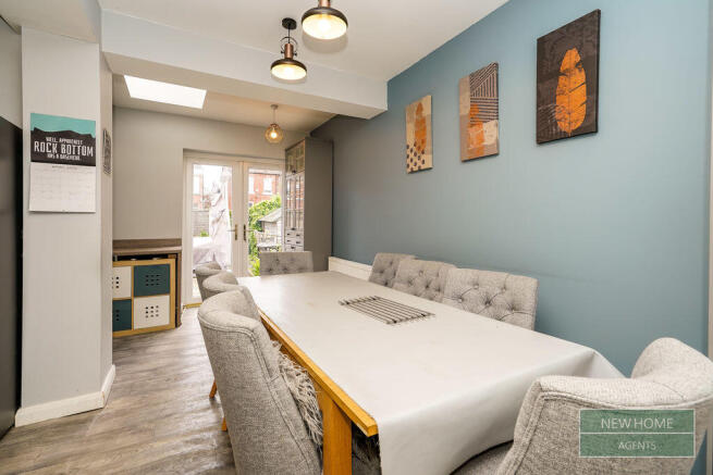 4 bed Semi-Detached for sale Image 3