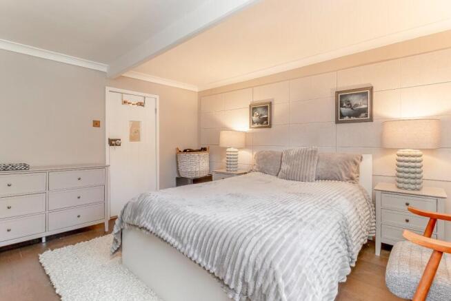 3 bed House for sale Image 8