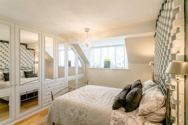 8342819-interior31.jpg