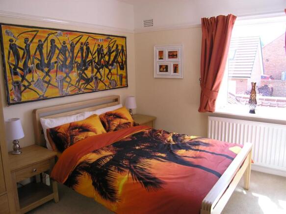 BEDROOM 2