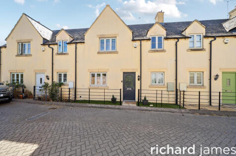 Winchcombe Gardens, South Cerney, GL7