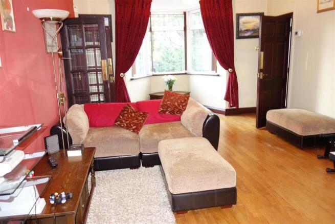 sitting room 1.jpg