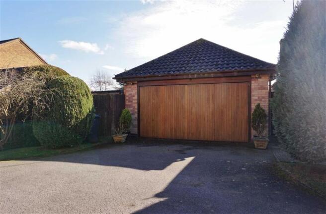 DETACHED GARAGE