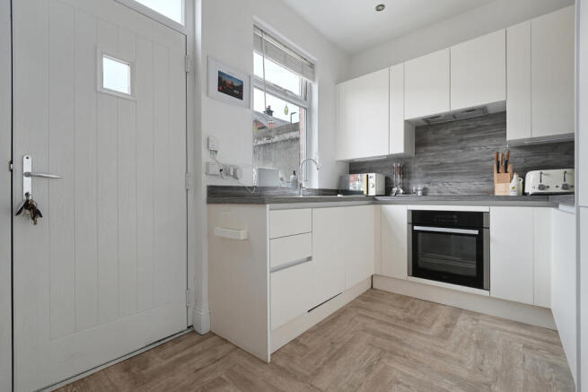 3 bed Terraced for sale Image 9