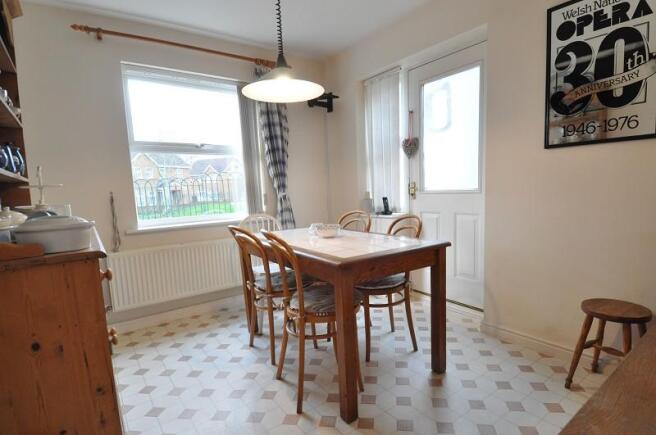 Kitchen & Breakfast Room