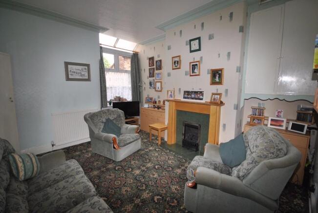 LOUNGE 2
