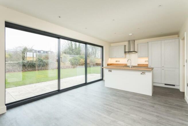 3 bed Semi-Detached to rent Image 4