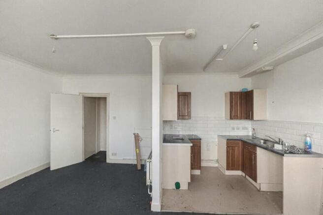 16D Cambridge Gardens, London W10 5UB