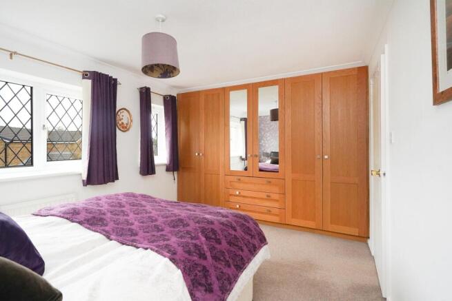 4 bed Detached for sale Image 11