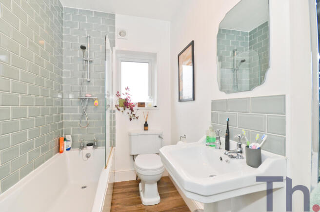 Family Bathroom.JPG