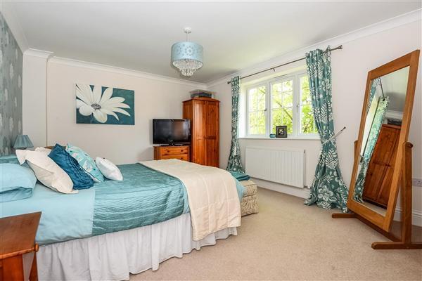 BEDROOM 2