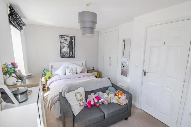4 bed Town House for sale Image 11