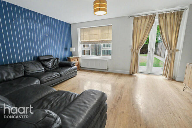 3 bed Semi-Detached for sale Image 6