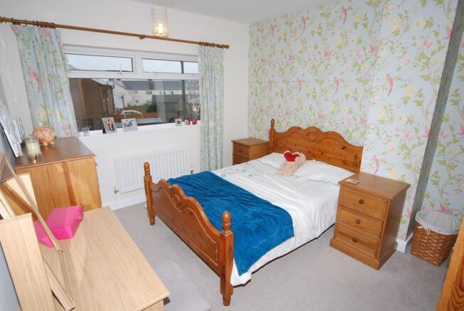 BEDROOM 2